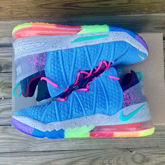 Lebron XVIII University Blue/Metallic Gold Men’s Size 10 Women’s Size 11.5 - Picture 13 of 13